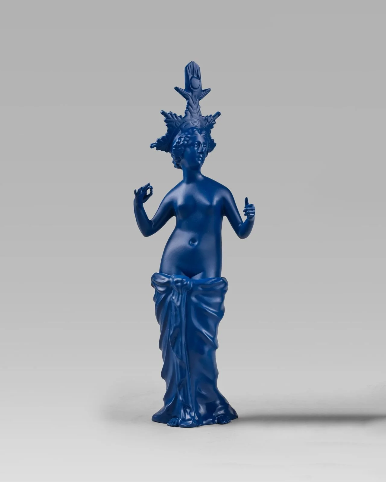 Gold Aphrodite with Elaborate Diadem — ANTICO CONTEMPO